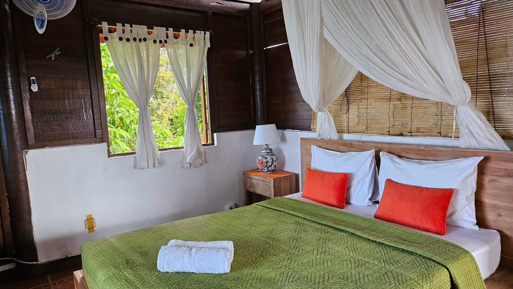 Pondok Pisces Bungalows Balian Beach Selemadeg  エクステリア 写真